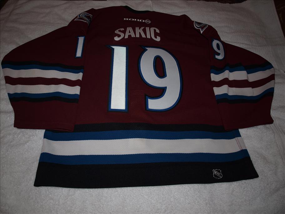 JOE SAKIC COLORADO AVALANCHE 2001 3RD ALTERNATE KOHO JERSEY LARGE